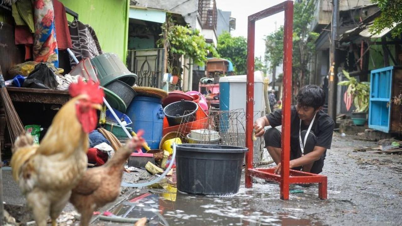 Kesiapsiagaan Banjir Tangerang: DPUPR dan BPBD Siagakan Petugas Pantau Ketinggian Air