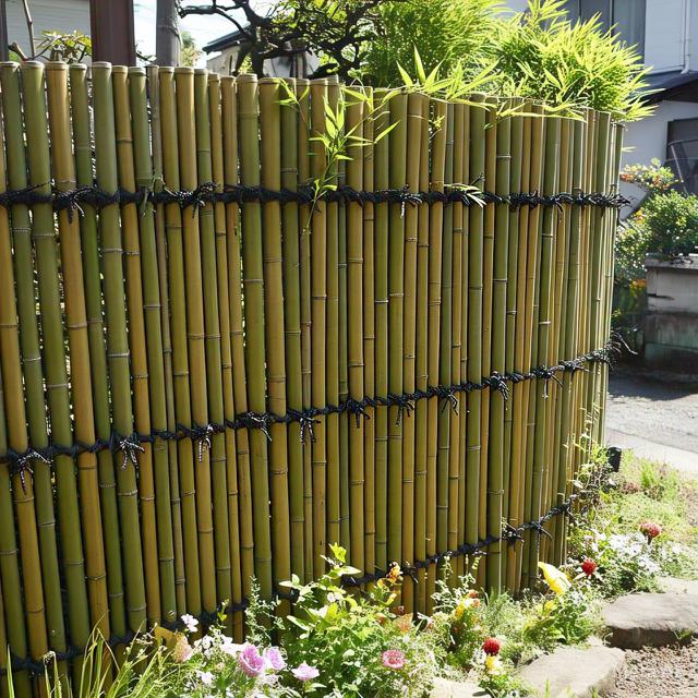 pagar tanaman. Ilustrasi by Meta AI