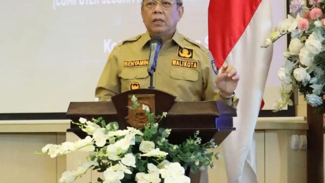 Wali Kota Tangerang Selatan Benyamin Davnie