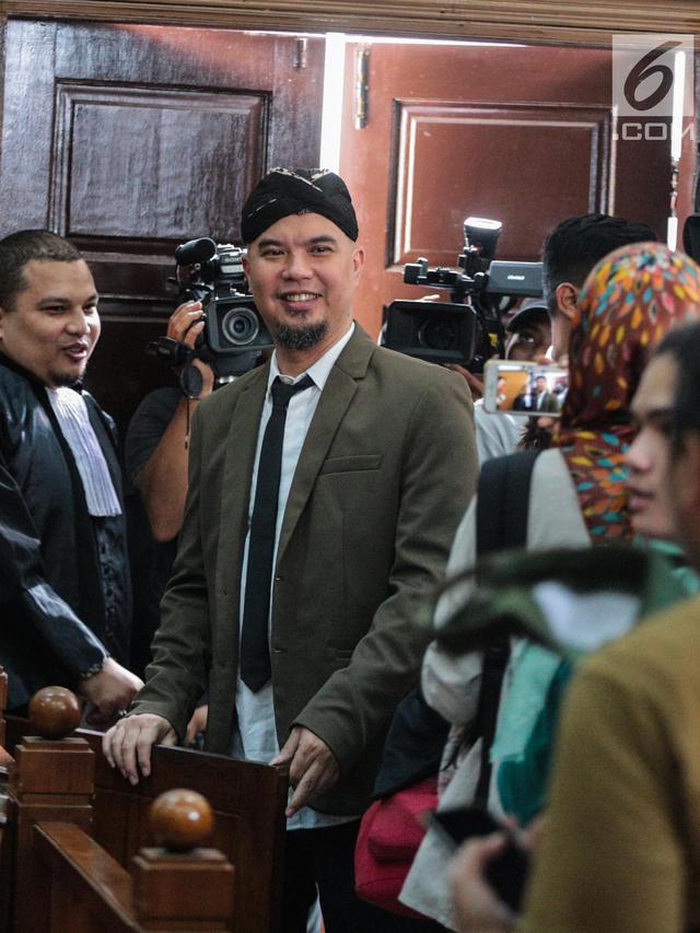 Gaya Ahmad Dhani Saat Sidang Kasus Ujaran Kebencian