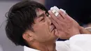 Pejudo dari Taiwan, Yang Yung-wei bereaksi setelah kalah dari Naohisa Takato, dari Jepang, dalam perebutan medali emas judo -60kg putra pada Olimpiade Musim Panas 2020, Sabtu, 24 Juli 2021, di Tokyo. (AP/Jae C.Hong)