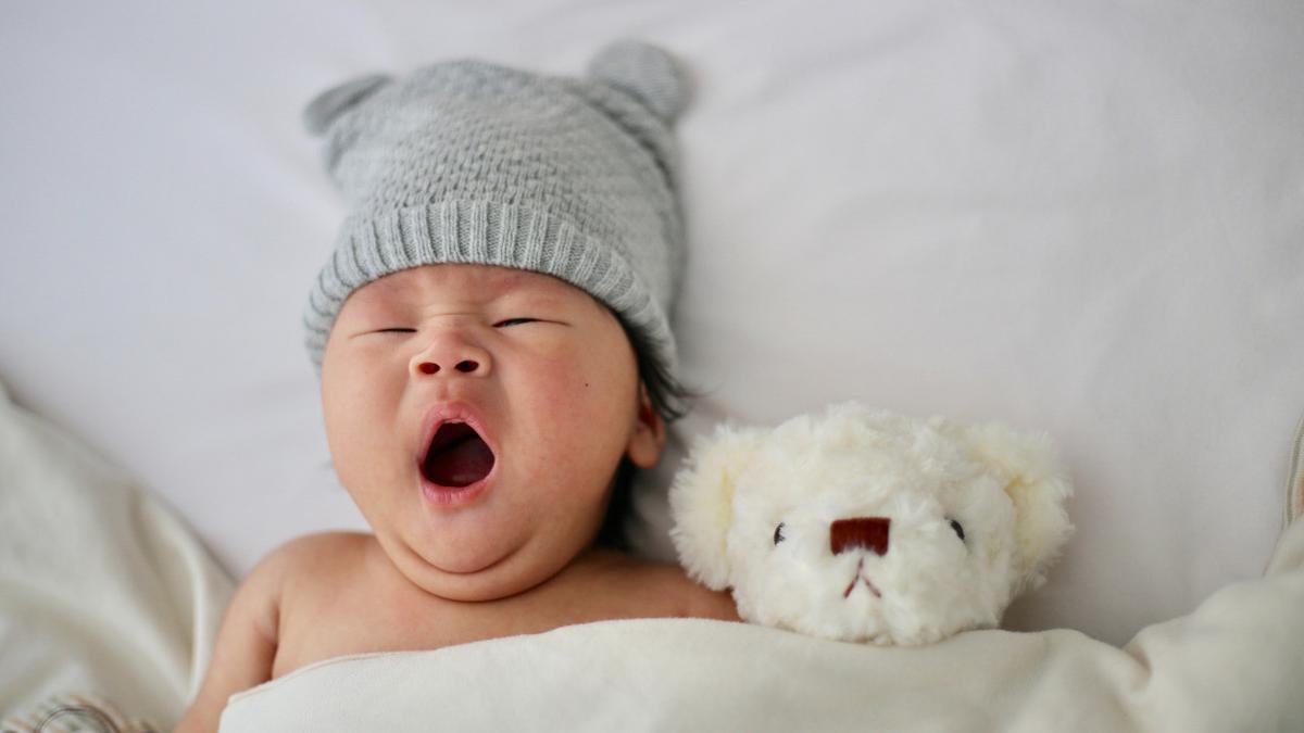 Dilarang Mencium Saat Menjenguk Bayi yang Baru Lahir? Ini Alasannya