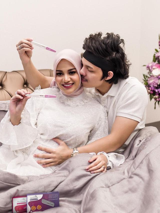 Atta Halilintar dan Aurel Hermansyah Pamer Hasil Test Pack Garis Dua. (instagram.com/attahalilintar)