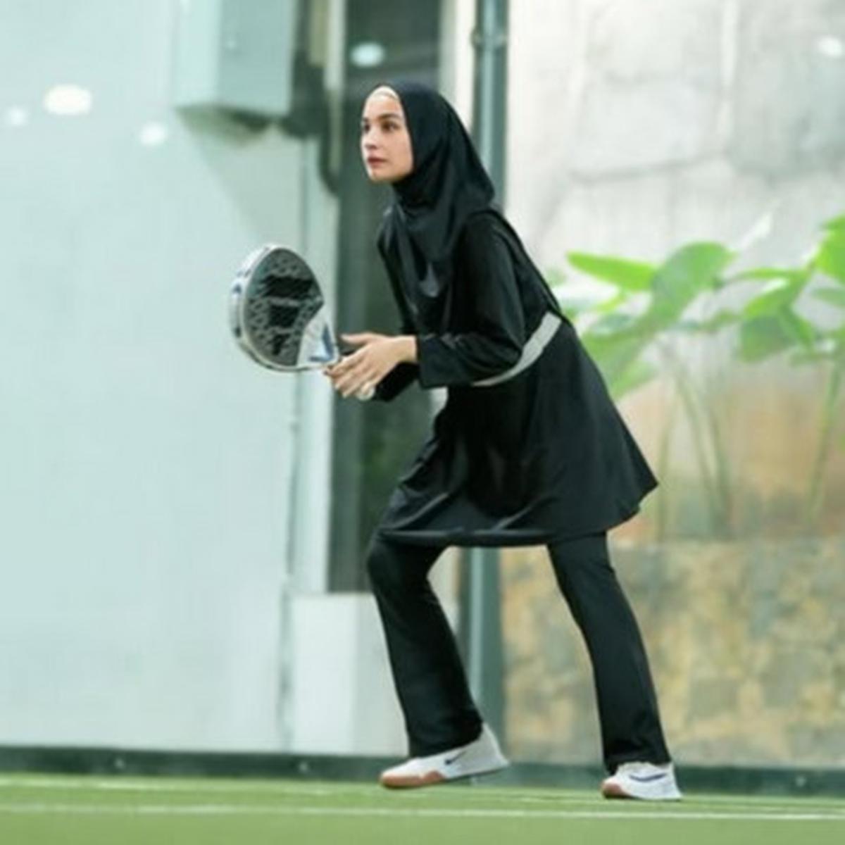Potret Shireen Sungkar Main Padel Tetap Syar'i Curi Perhatian, Bukti Tetap Bisa Jaga Penampilan saat Olahraga