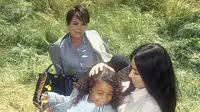 Kim Kardashian, Kris Jenner, North West, image: Fendi