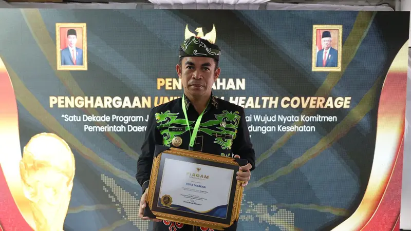 Wali Kota Tarakan dapat Penghargaan di UHC Awards 2024