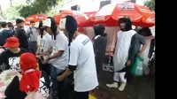 Relawan Program Gotong Royong Untuk Ekonomi Sejahtera dan Inklusif (Progresif) bersama Komunitas Penguin menginisasi kegiatan “Bersama untuk Bumi” di kawasan Bulungan, Kebayoran Baru, Jakarta Selatan.