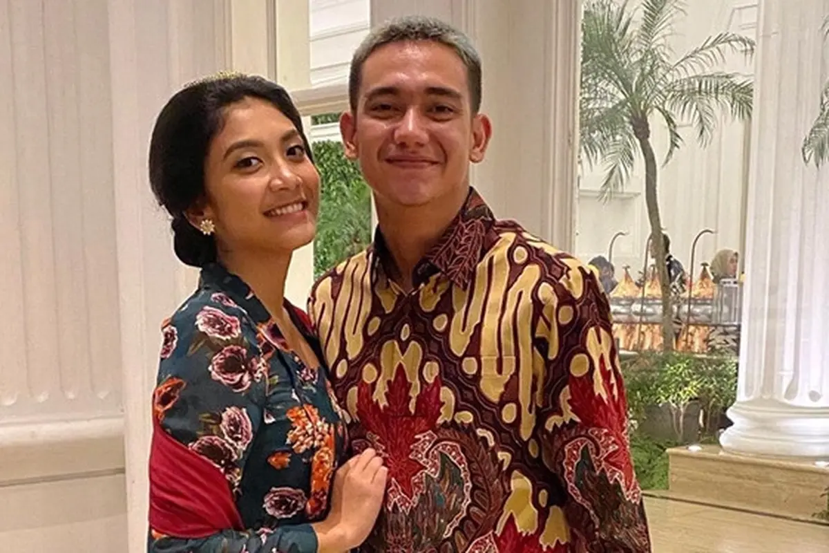 Dikabarkan Dekat, Ini 7 Potret Mesra Adipati Dolken dan Canti Tachril