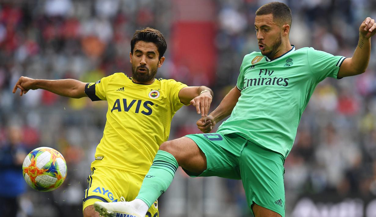 1. Eden Hazard (Penyerang) - Pemain berusia 28 tahun ini resmi berlabuh ke Santiago Bernabeu setelah Real Madrid menggelontorkan dana sebanyak 100 juta euro. (AFP/Christof Stache)
