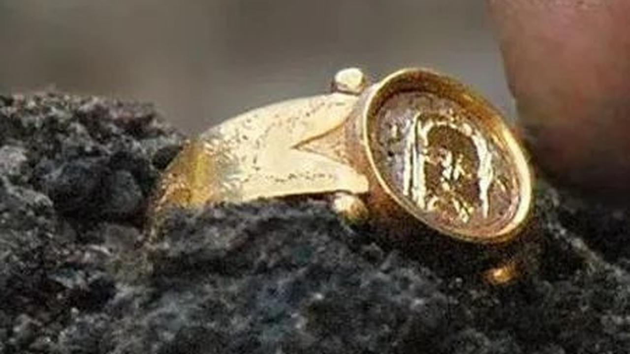 1.000 Tahun Lalu Seorang Perempuan Kehilangan Cincin Emas, Arkeolog Kini Menemukannya