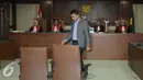 Majelis Hakim Pengadilan Tipikor Jakarta menjatuhkan vonis 4 tahun penjara dan denda Rp 200 juta subsidair 5 bulan kurungan kepada Direktur PT Windu Tunggal Utama, Abdul Khoir, Jakarta, Kamis (9/6/2016). (Liputan6.com/Helmi Afandi)