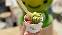 Mencicip AYCE Frozen Yogurt di Blok M, Bebas Ambil Topping