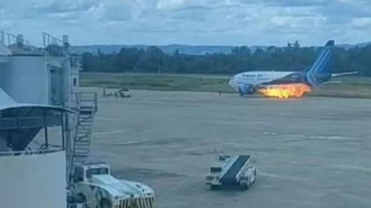 Mesin Pesawat Trigana Air Terbakar, Penumpang Panik Naik ke Sayap hingga Nekat Terjun ke Tanah