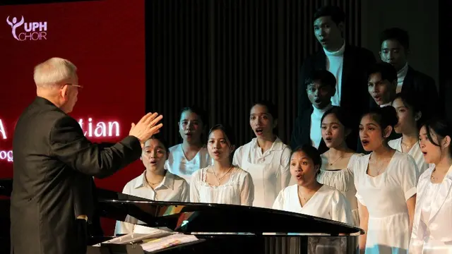 Rayakan Dua Dekade UPH Choir Merangkai Iman, Musik, dan Kedisiplinan Mahasiswa.  foto: istimewa