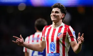 Momen selebrasi Julian Alvarez dalam laga leg pertama babak 16 besar Liga Champions antara Atletico vs Tottenham di Estadio Metropolitano, 11 Maret 2026. (AP Photo/Jose Breton)