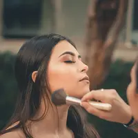 Tren makeup dengan nuansa natural masih menjadi pilihan banyak orang (Sumber: Pexels.com)