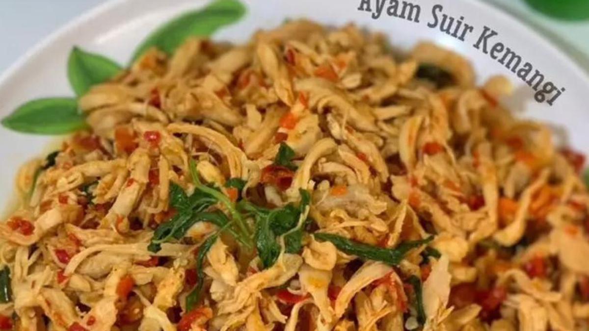 6 Resep Ayam Suwir Kemangi, Aroma dan Rasanya Bikin Tambah Nasi Terus