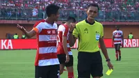 Pelatih Madura United Tak Mau Larut dalam Kontroversi Penalti Borneo FC