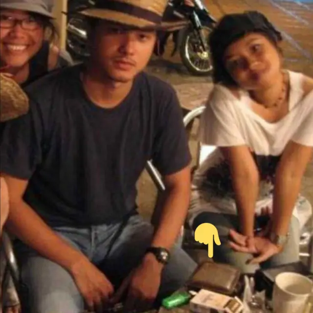 6 Potret Nicholas Saputra ketika Nongkrong, Video Duduk Ngemper Sambil Merokok Viral