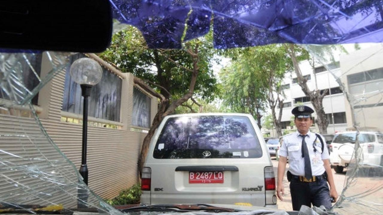 Habis masa pakai, puluhan mobil & sepeda motor dinas dilelang KPK