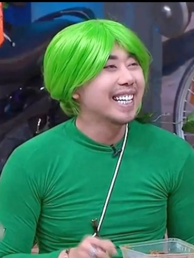 6 Potret Terbaru Roy Kiyoshi Kini Jadi Pelawak, Gayanya Nyentrik