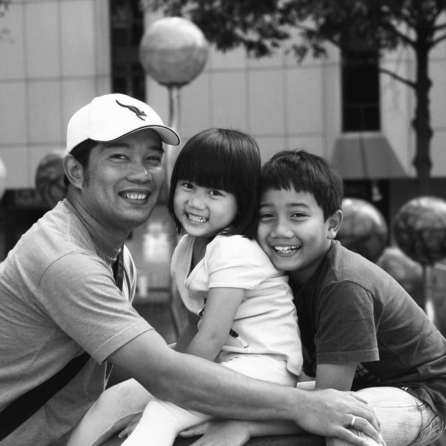 Diajarkan Pakai Hijab Sejak Belia, Ini 6 Potret Masa Kecil Zara Anak Ridwan Kamil