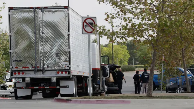 Imigran Gelap Diselundupkan ke Amerika dengan Truk