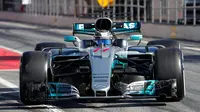 Pebalap Mercedes, Valtteri Bottas, mencatat waktu tercepat pada tes pramusim F1 2017 di Barcelona, Rabu (1/3/2017). (Twitter/F1)