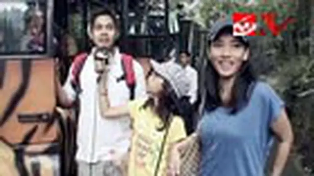 Keluarga Ary Andika Liburan ke Taman Safari