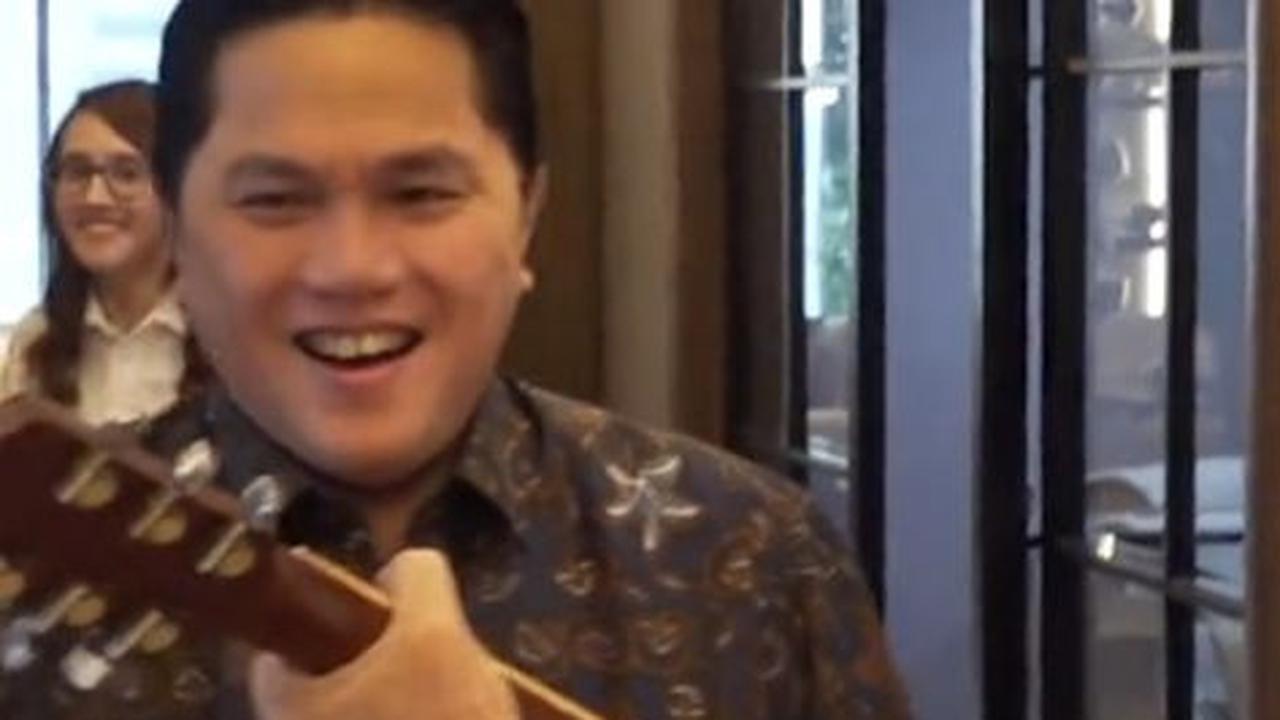 Erick Ingin Menangis Ketemu Dua Manusia Bertopeng<br>