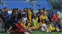 Tim Sriwijaya FC berfoto bersama usai mengalahkan klub Mitra Kukar di Liga 1 pekan ke-33 (Liputan6.com / Nefri Inge)