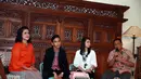 Preskon Iriana jokowi,Gibran Rakabuming Raka & Selvi Ananda Putri @ Gedung Saba Buana ( Solo ) (M. Akrom Sukarya/bintang.com)