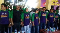 Wakil Gubernur Jawa Timur, Saifullah Yusuf (kedua dari kiri), saat mengikuti acara Senam Gelora di Sidoarjo, Minggu (17/9/2017). (Liputan6.com/Dian Kurniawan)