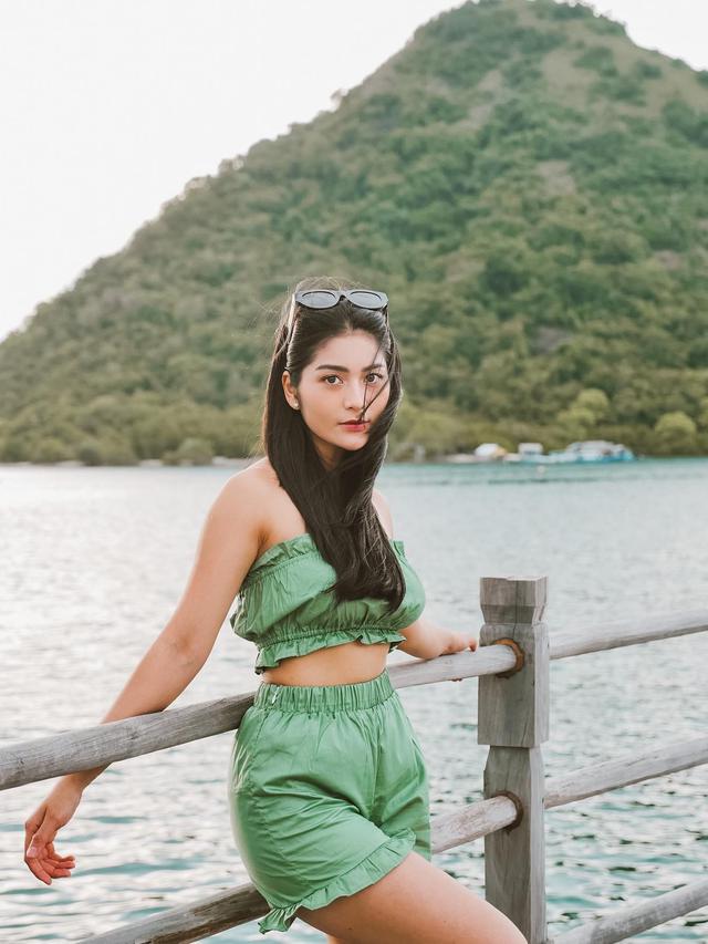 Jadi Tempat Favorit, Ini 7 Momen Liburan Debi Sagita Ke Labuan Bajo