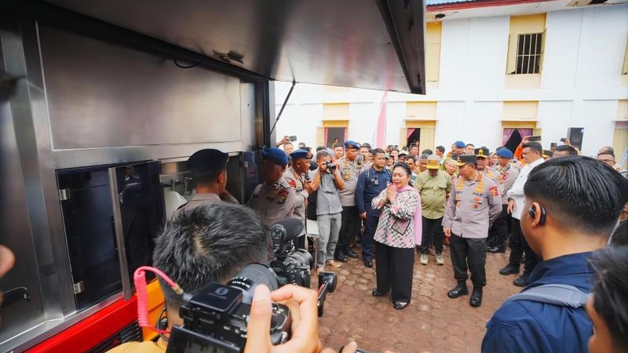 Kapolri dan Ketua Komisi IV Salurkan 16 Truk Bantuan Bencana Tapteng, Percepat Pemulihan