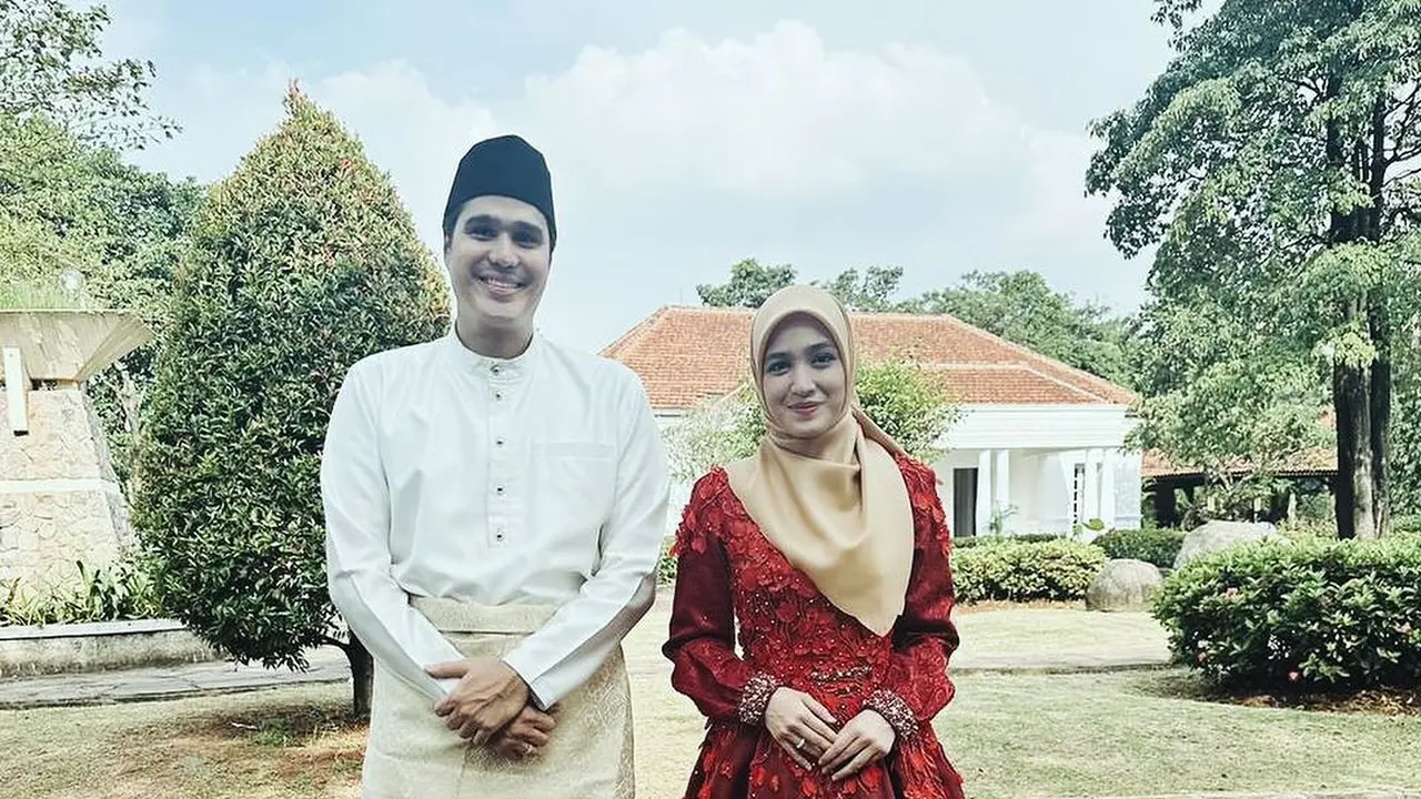 6 Pesona Cut Syifa dalam Balutan Dress Mewah Saat Terima Penghargaan, Jadi Aktris Berprestasi yang Dekat dengan Mischa Chandrawinata