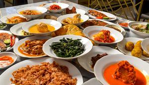 Ragam menu masakan Padang di Rumah Makan Padang Nan Lamak. (dok. RM Padang Nan Lamak)
