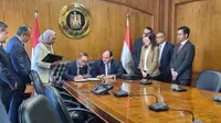 Menteri Perdagangan (Mendag) Zulkifli Hasan dan Menteri Perdagangan dan Industri Mesir Ahmed Samir Saleh menandatangani Nota Kesepahaman Pembentukan Komite Perdagangan Bersama atau Joint Trade Committee (JTC). (Dok Kemendag)