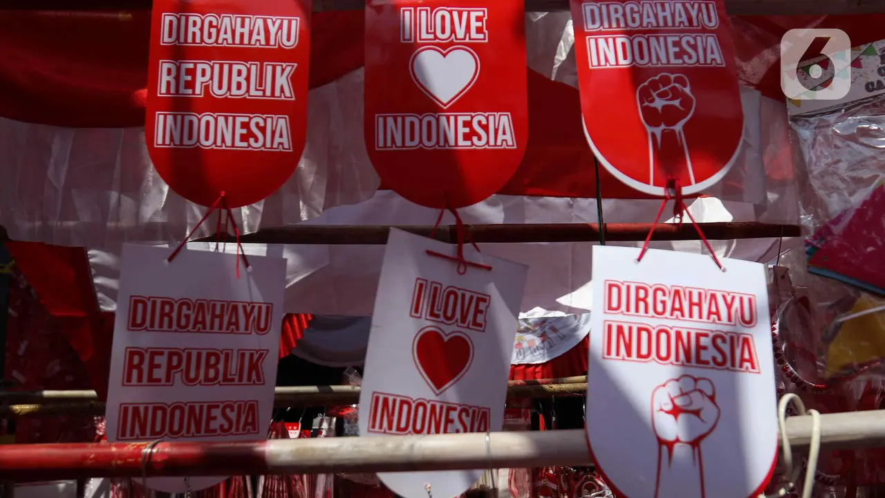 Pedagang Pernak-pernik Merah Putih