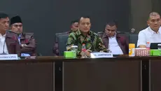 Polri Serahkan Tiga Kasus Korupsi Eks Jampidsus Febrie ke Kejagung