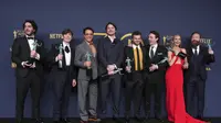 Dalam SAG Awards 2024 yang digelar di AS, 24 Februari 2024, film Oppenheimer menang kategori utama Ensambel Pemain Terbaik. (Foto: Jordan Strauss/Invision/AP)
