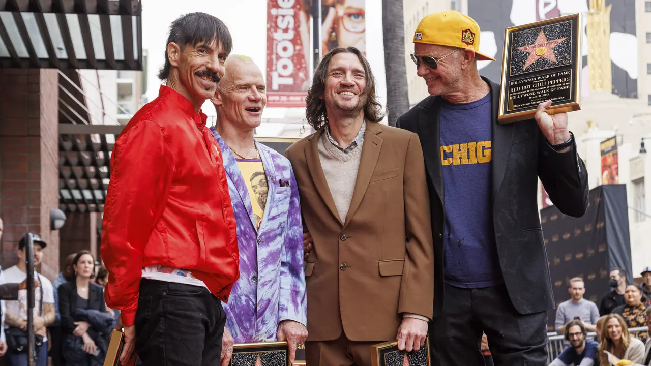 Red Hot Chili Peppers Dapat Bintang di Hollywood Walk of Fame