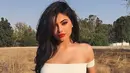 Setelah beberapa minggu kabar kehamilannya mencuat, Kylie Jenner memang belum mengumumkannya ke publik. Namun jangan khawatir, kabarnya tak lama lagi Kylie akan melakukannya. (Instagram/kyliejenner)