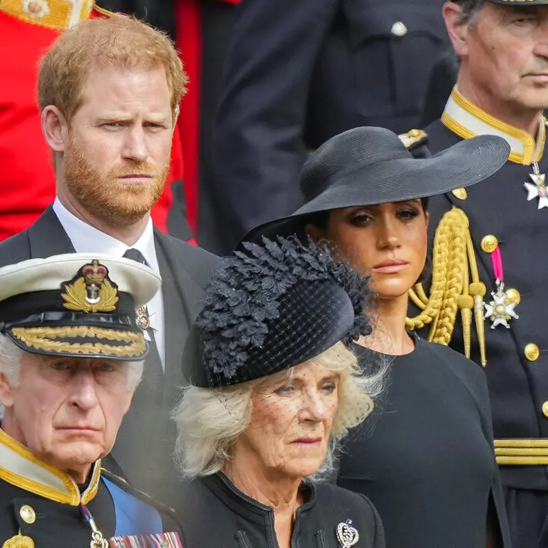 Pangeran Harry, Meghan Markle, Raja Charles, dan Permaisuri Camila dalam pemakaman Ratu Elizabeth II. (AP Photo/Martin Meissner, Pool, File)