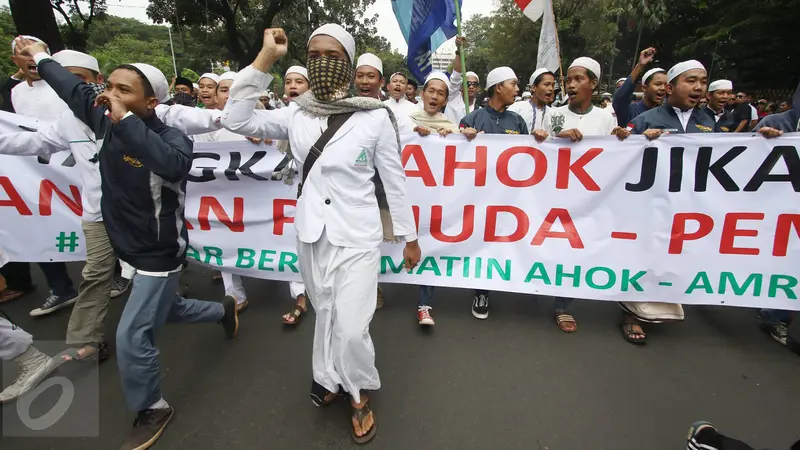 20161014-Ribuan Massa Demo Ahok di Depan Balai Kota-Jakarta