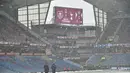 Pemandangan stadion sebelum pertandingan Liga Inggris antara Burnley dan Tottenham Hotspur di Turf Moor, Inggris, Minggu (28/11/2021). Laga Liga Inggris pekan ke-13 antara Burnley vs Tottenham ditunda. Pertandingan tersebut ditunda karena hujan salju lebat. (AP Photo/Rui Vieira)