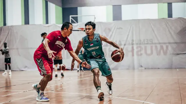 Pemain timnas basket Indonesia latihan jelang berangkat ke Amerika Serikat