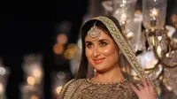 Kareena Kapoor tetap modis meski hamil besar. (AFP/Bintang.com)