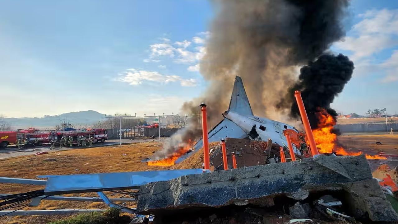 Roda Pesawat Gagal Berfungsi, Pesawat Jeju Air Tabrak Dinding Saat Mendarat di Korea Selatan, 28 Penumpang Tewas