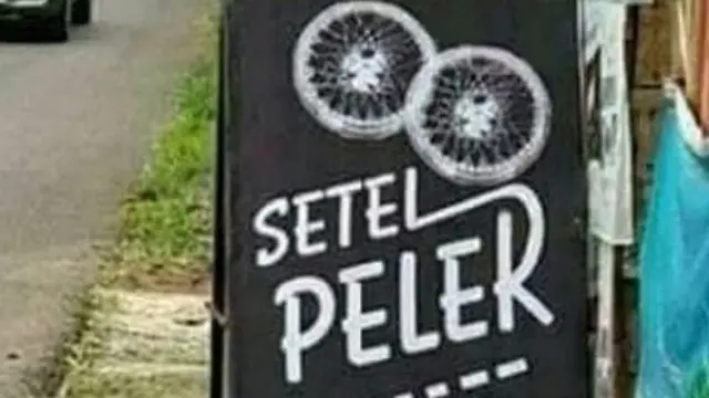 7 Potret Toko dengan Nama Aneh, Bikin Senyum Bacanya